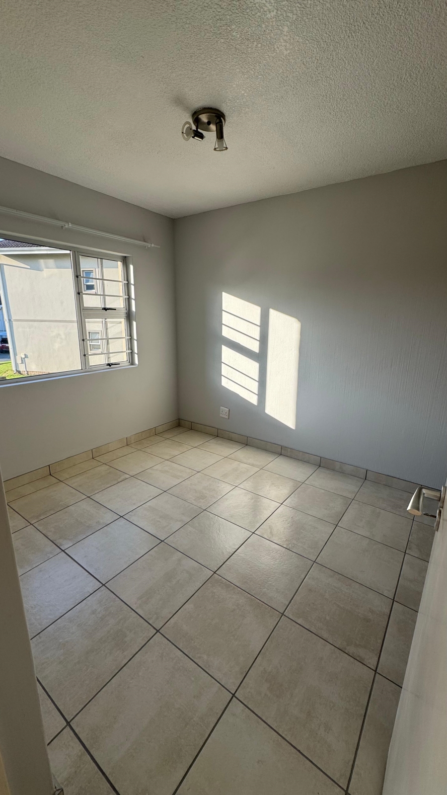 To Let 1 Bedroom Property for Rent in Beacon Bay Eastern Cape